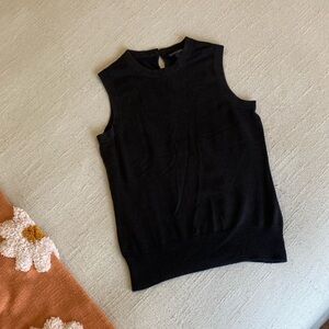 🌼 Banana Republic sleeveless sweater XS